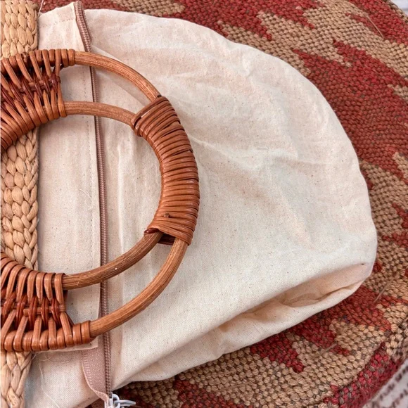 Cute Natural Bohemian Beachy Clutch - Picture 9 of 9